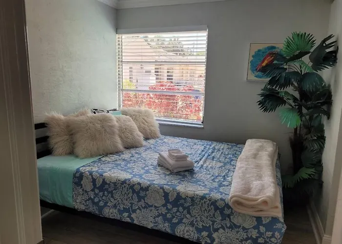 Сasa de vacaciones Pet Friendly 1br Steps To Clearwater *